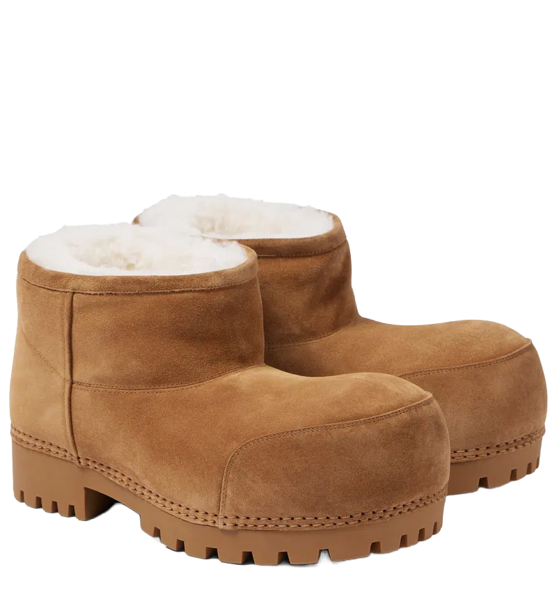 B4L3NClAG4 Avant-Garde Luxury Alaska Fur Low Suede Boots
